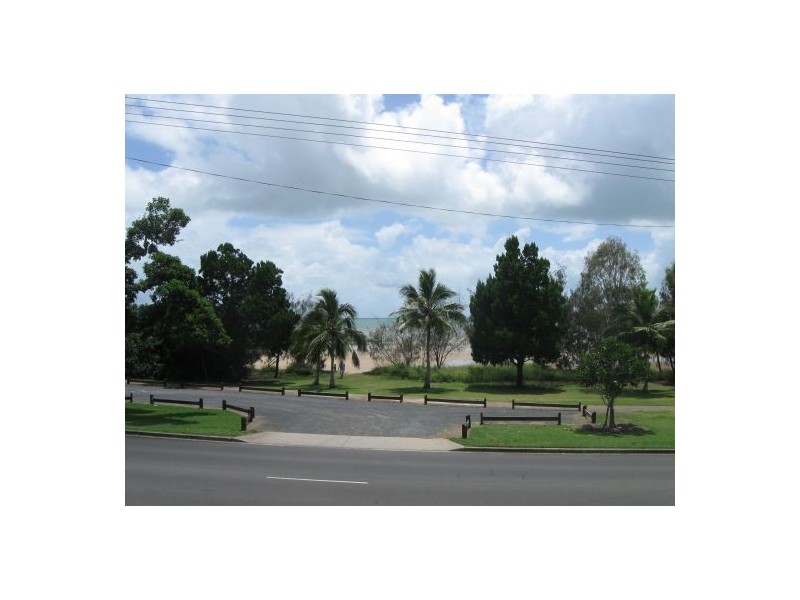 238 Esplanade, Pialba QLD 4655