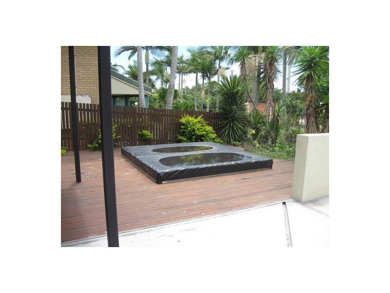 238 Esplanade, Pialba QLD 4655