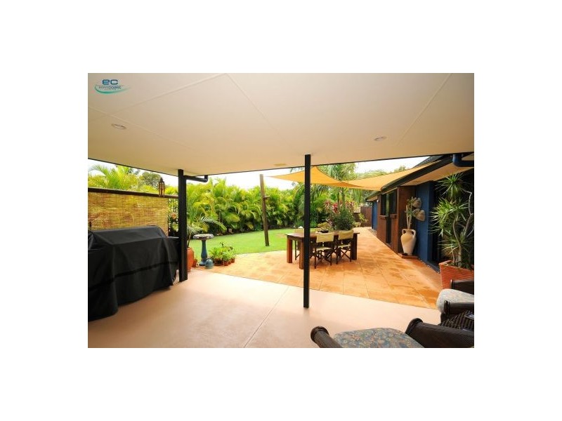 11 Layde Court, Urangan QLD 4655