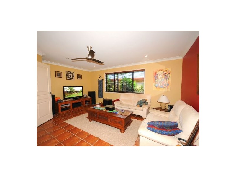 11 Layde Court, Urangan QLD 4655