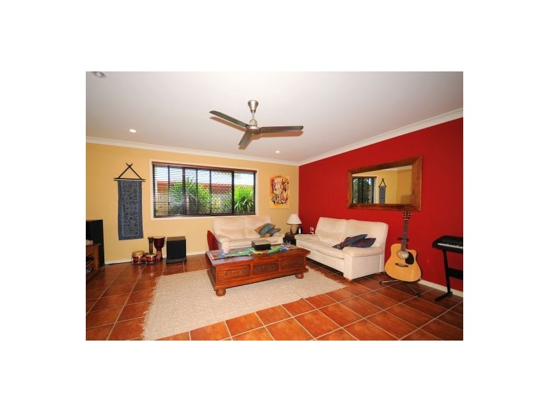 11 Layde Court, Urangan QLD 4655