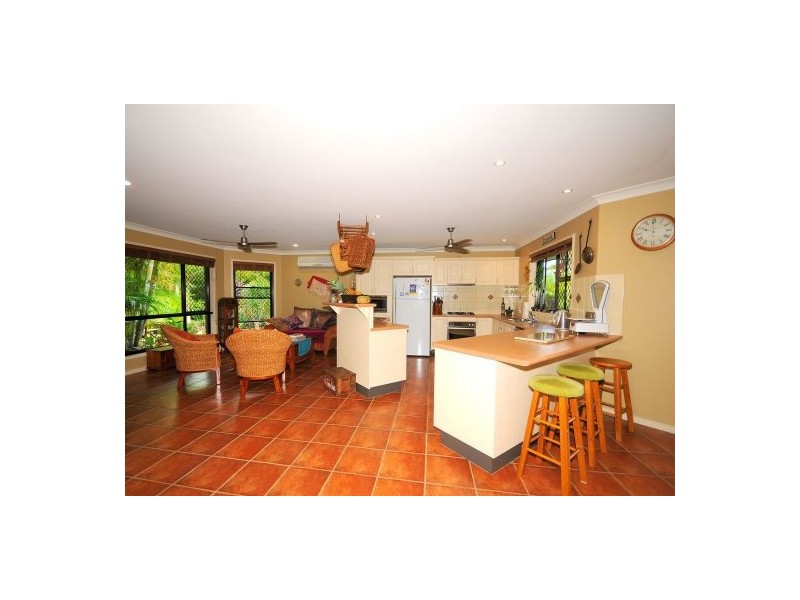 11 Layde Court, Urangan QLD 4655