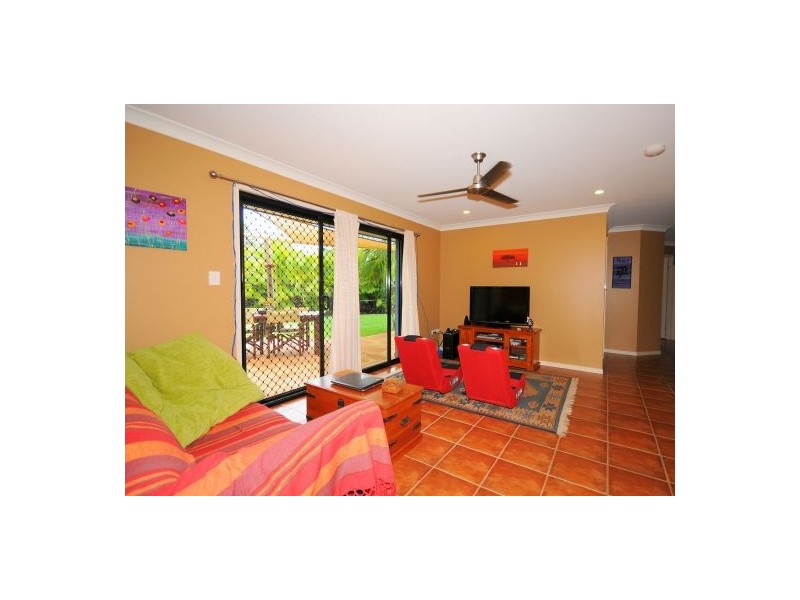 11 Layde Court, Urangan QLD 4655