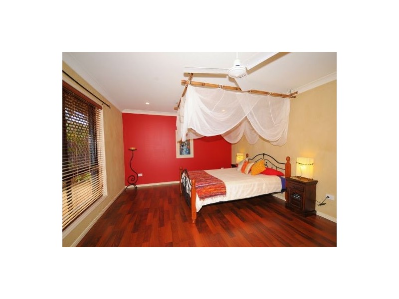 11 Layde Court, Urangan QLD 4655