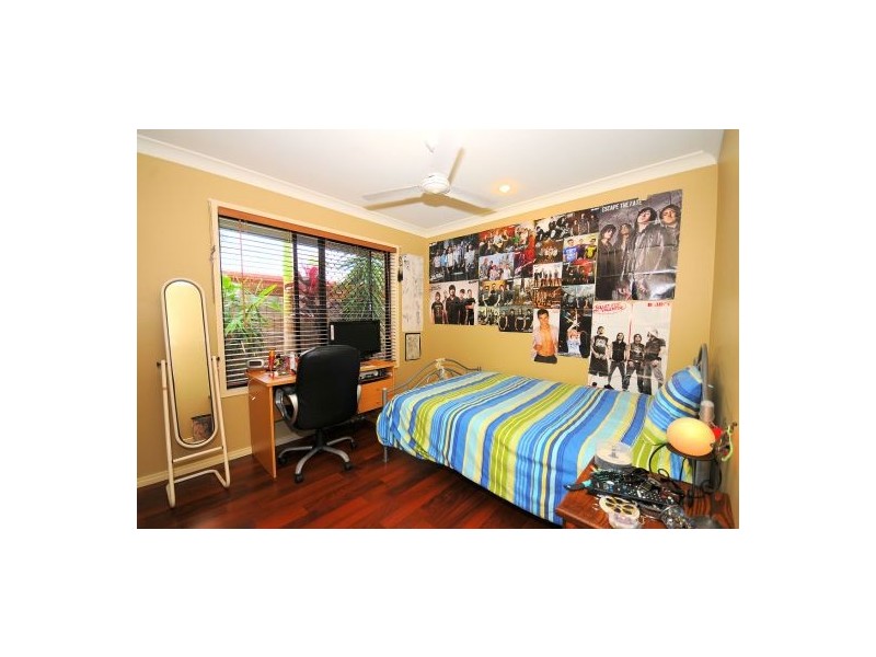 11 Layde Court, Urangan QLD 4655