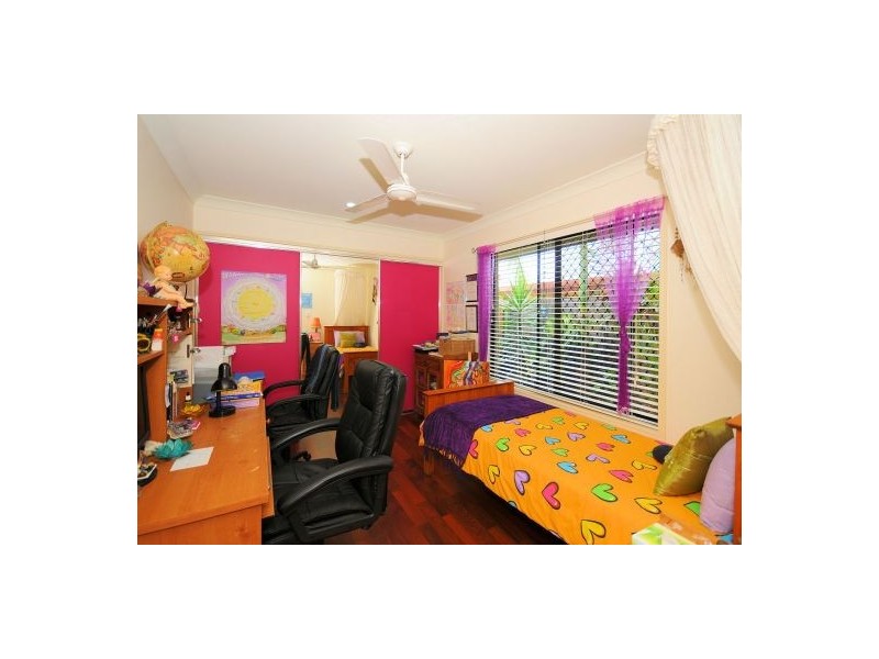 11 Layde Court, Urangan QLD 4655