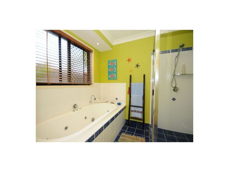 11 Layde Court, Urangan QLD 4655