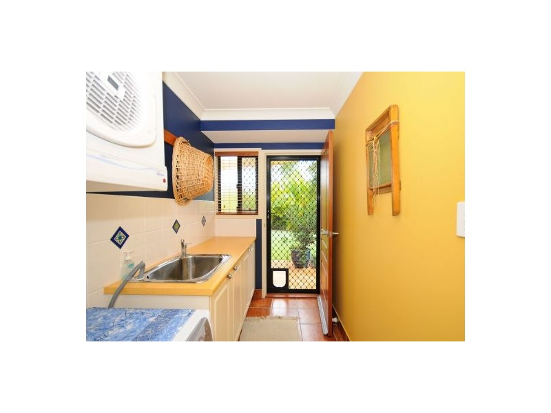 11 Layde Court, Urangan QLD 4655