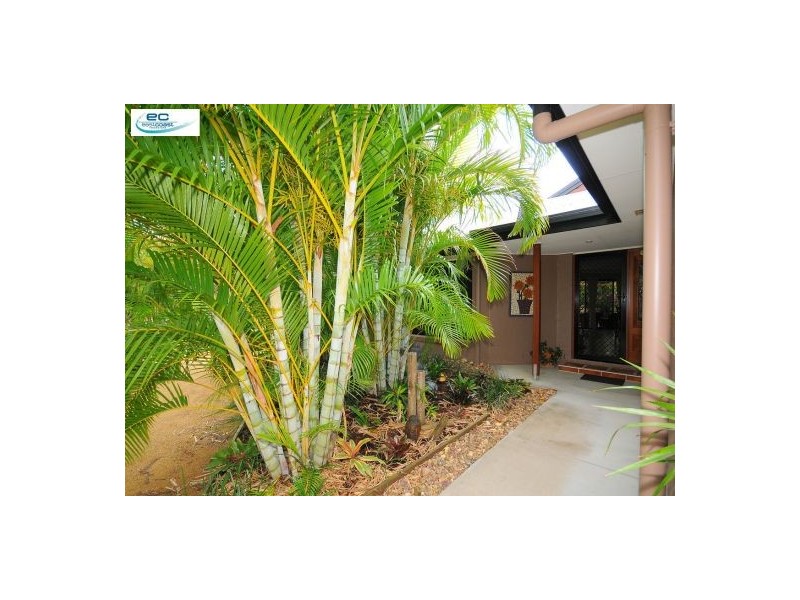11 Layde Court, Urangan QLD 4655