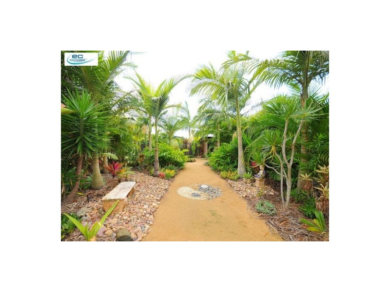 11 Layde Court, Urangan QLD 4655