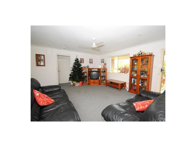 5 Vanda Street, Urangan QLD 4655