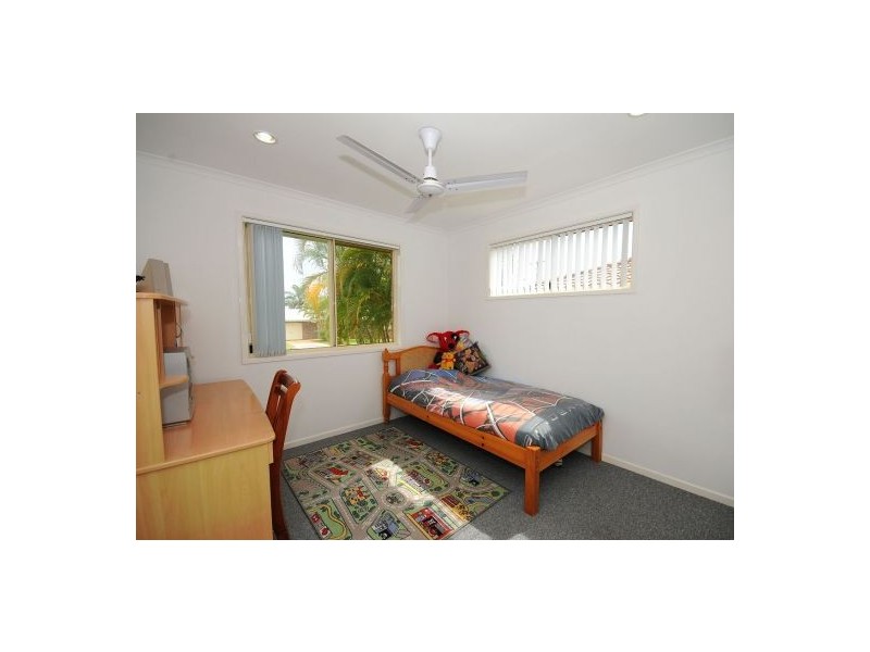 5 Vanda Street, Urangan QLD 4655