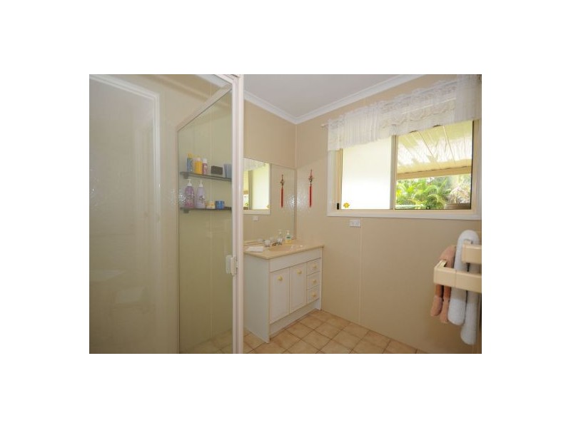 5 Vanda Street, Urangan QLD 4655