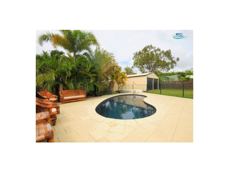 5 Vanda Street, Urangan QLD 4655