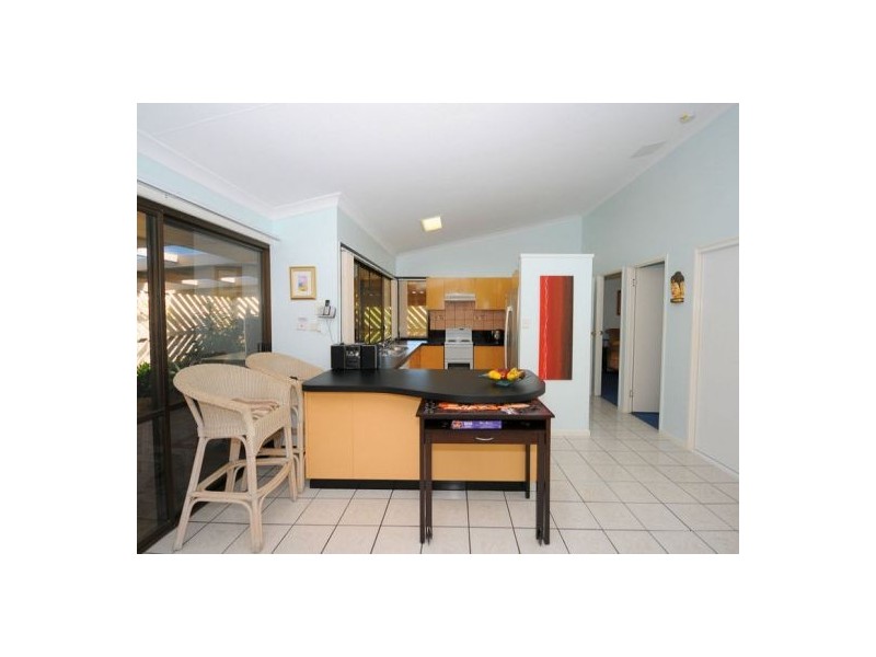 41 Hansen Street, Urangan QLD 4655