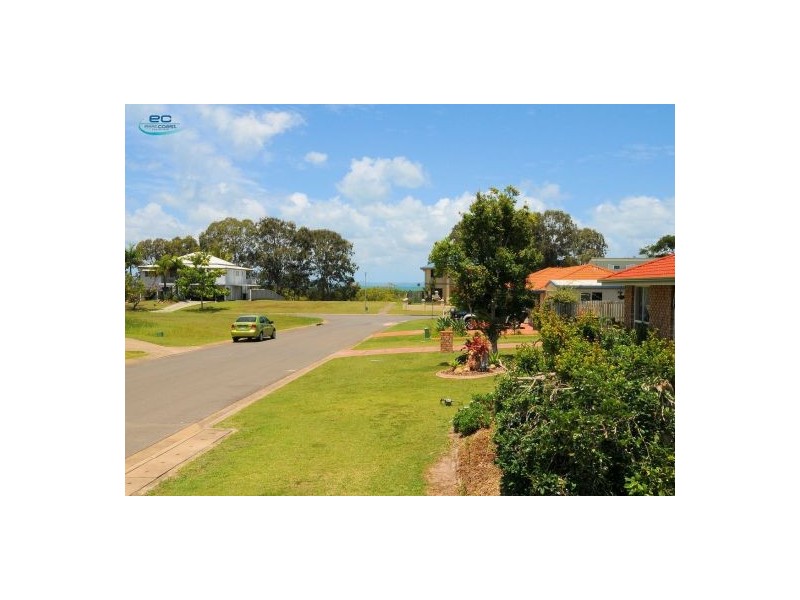 6 Satinay Street, Urangan QLD 4655