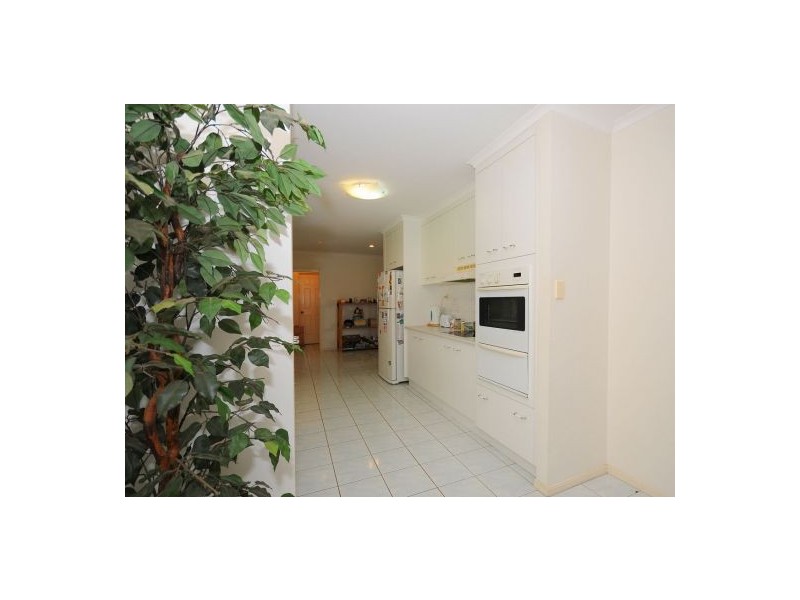 6 Satinay Street, Urangan QLD 4655