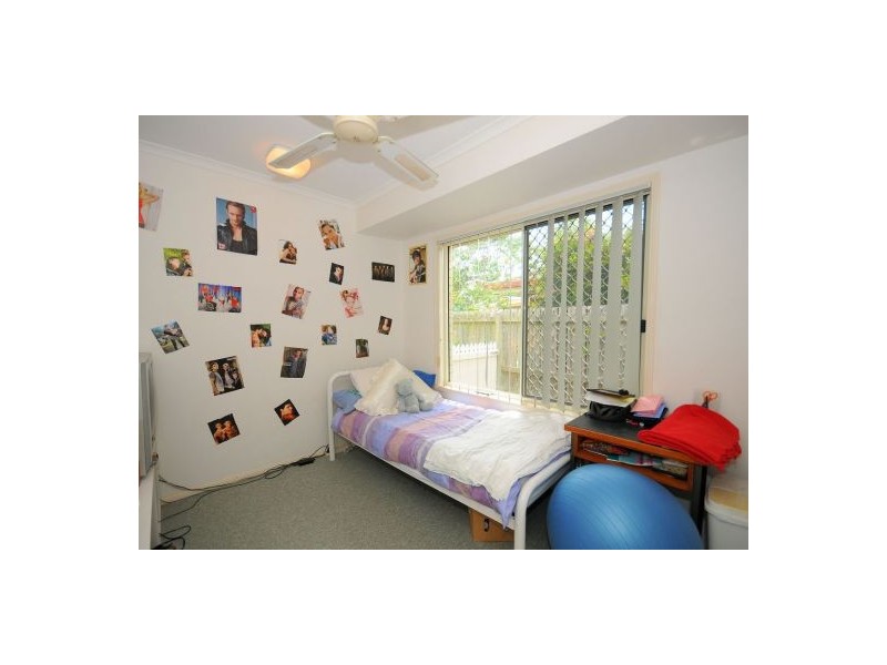 6 Satinay Street, Urangan QLD 4655