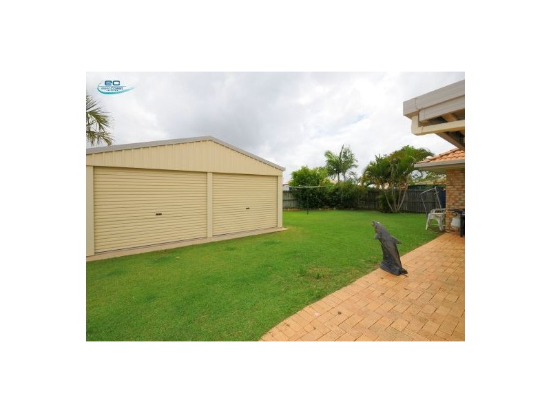 6 Satinay Street, Urangan QLD 4655