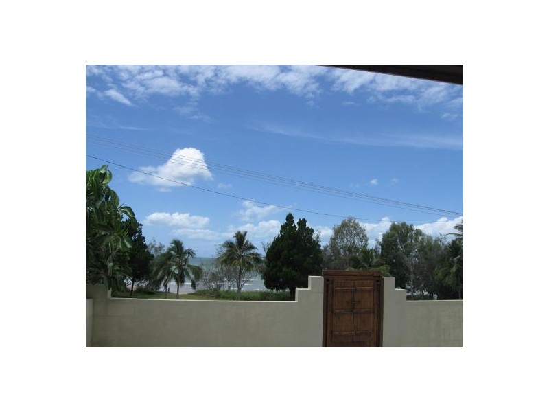 238 Esplanade, Pialba QLD 4655