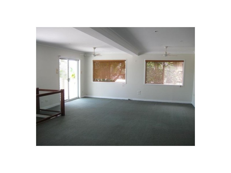 238 Esplanade, Pialba QLD 4655