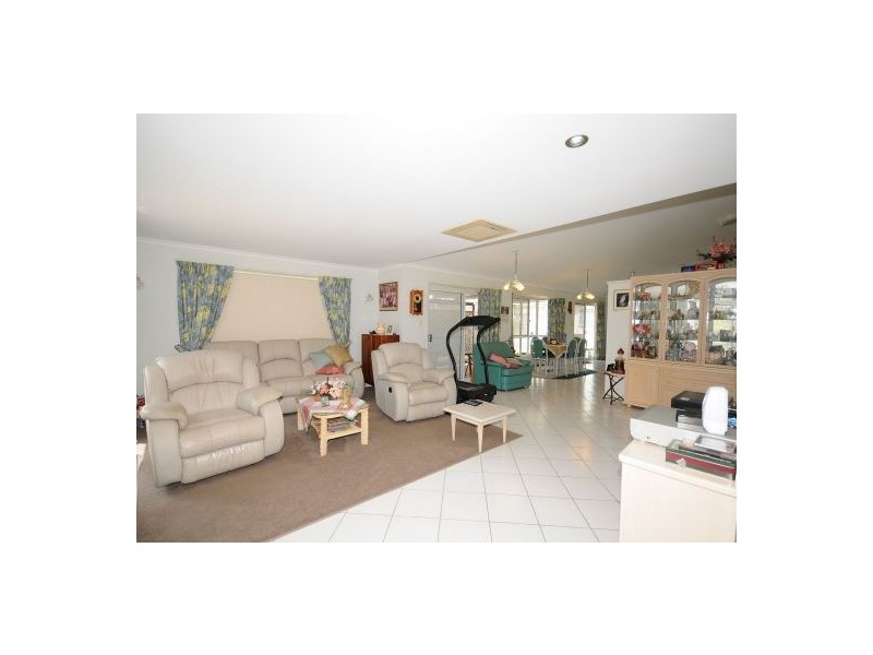 48 Royal Drive, Kawungan QLD 4655