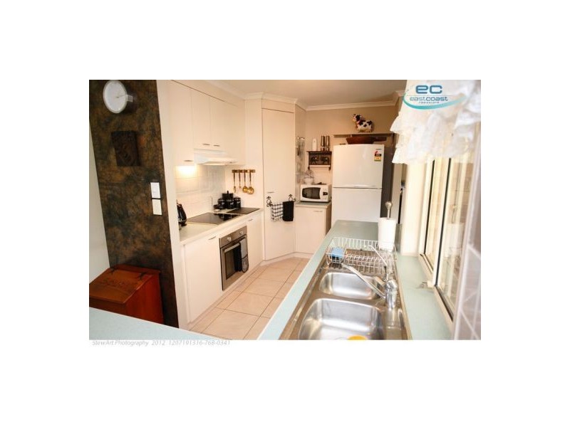 17 Cathy Place, Torquay QLD 4655