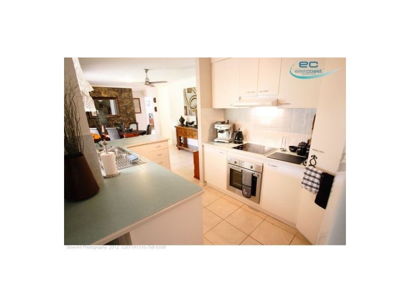 17 Cathy Place, Torquay QLD 4655