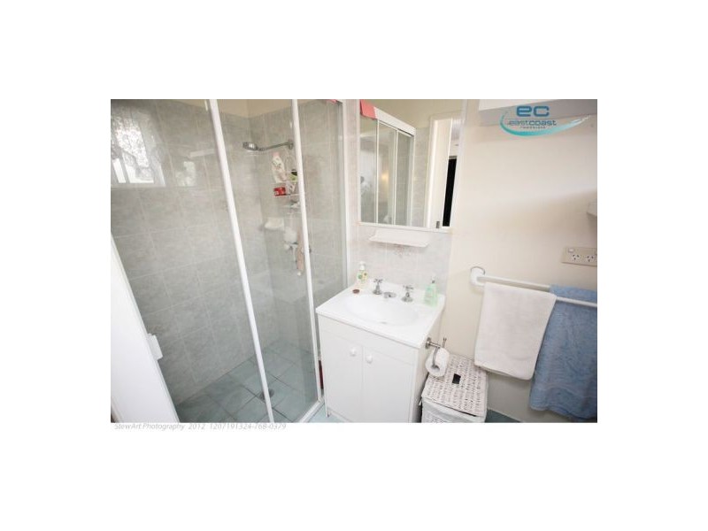 17 Cathy Place, Torquay QLD 4655