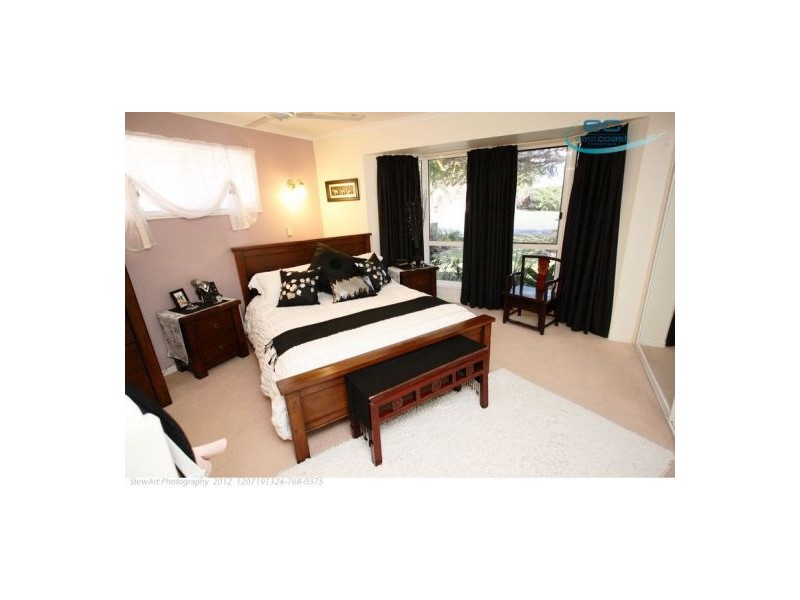 17 Cathy Place, Torquay QLD 4655