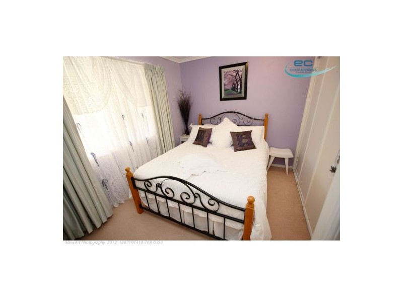 17 Cathy Place, Torquay QLD 4655