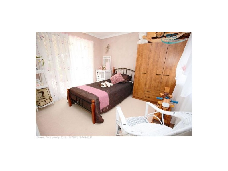 17 Cathy Place, Torquay QLD 4655