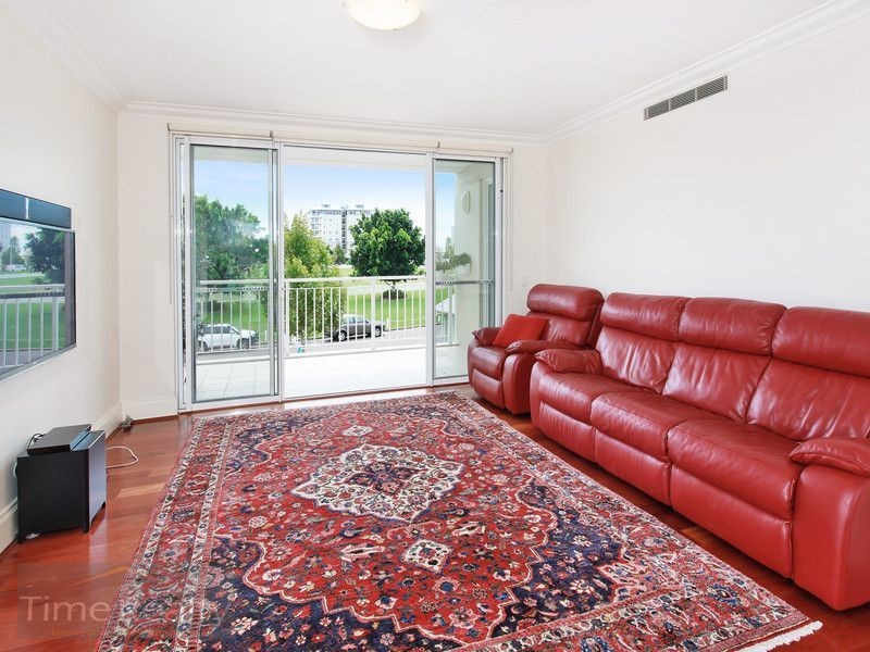 305/8 Village Drive, Breakfast Point NSW 2137