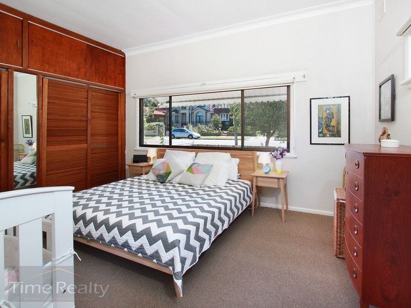 14 Dean St, Strathfield South NSW 2136