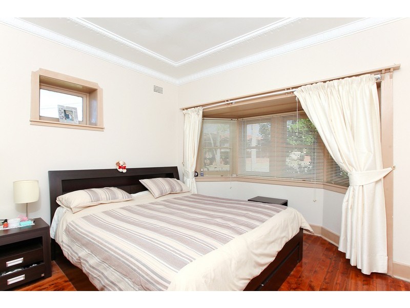 2a Lamrock Ave, Russell Lea NSW 2046