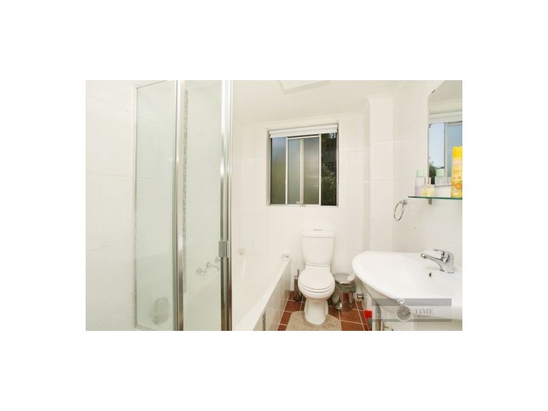 1/2 Corby Ave, Concord NSW 2137