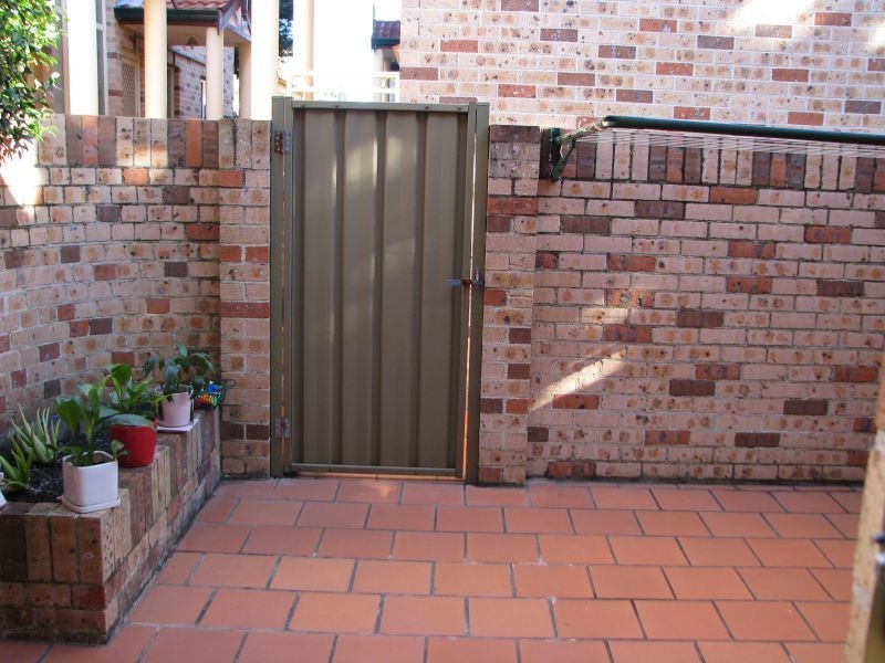 2/107 Regatta Road, Canada Bay NSW 2046