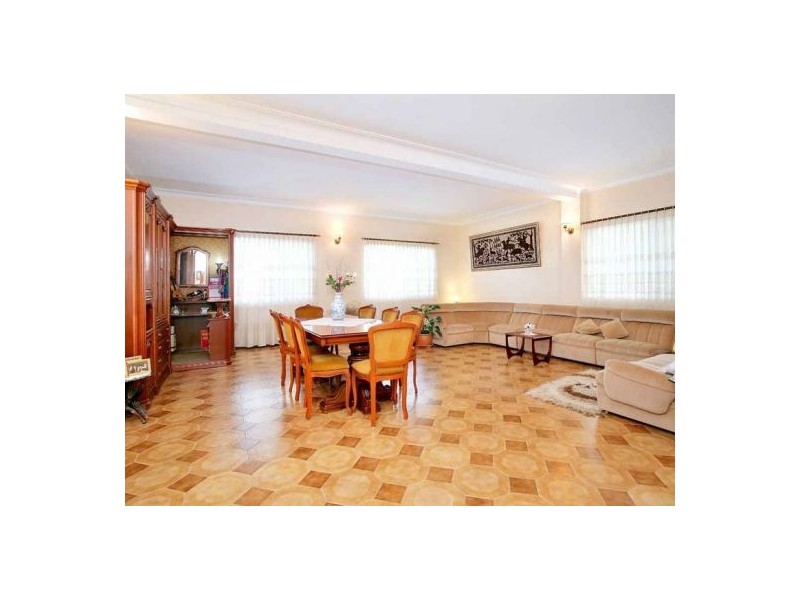 2 Collingwood Ave, Cabarita NSW 2137