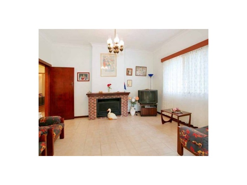 2 Collingwood Ave, Cabarita NSW 2137