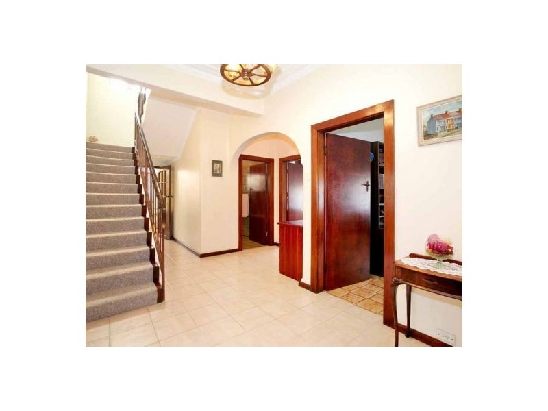 2 Collingwood Ave, Cabarita NSW 2137