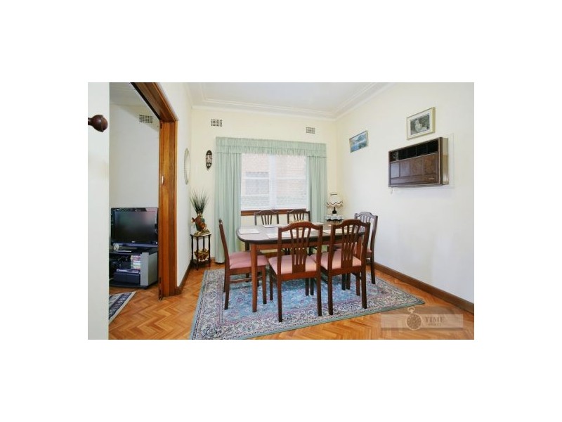 12 Gloucester St, Burwood NSW 2134