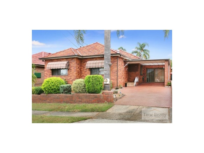 4 Meadow St, Concord NSW 2137