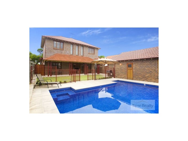 29 Gloucester St, Concord NSW 2137