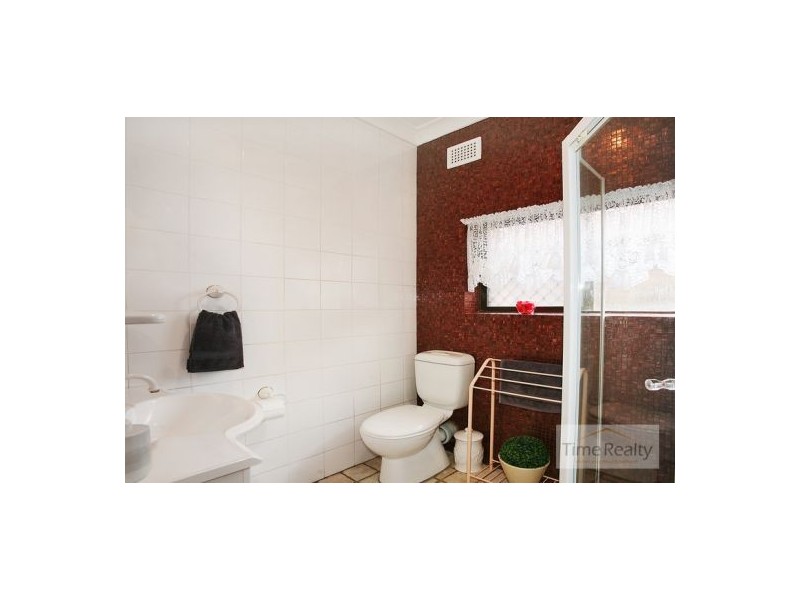 4 Meadow St, Concord NSW 2137