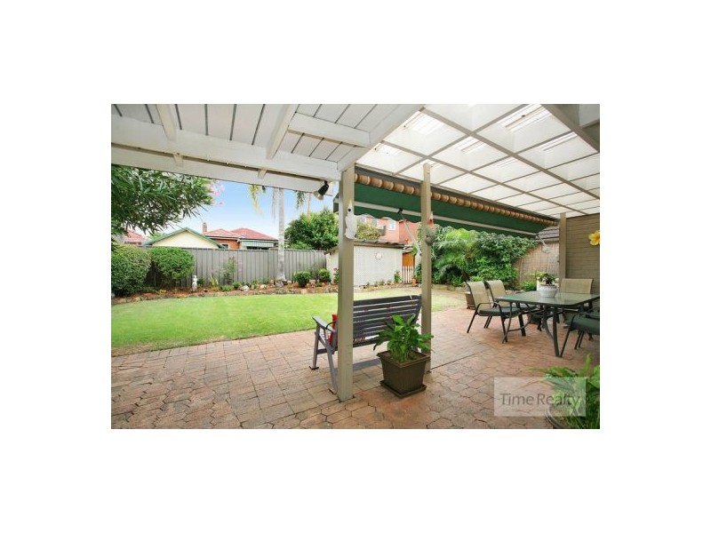 4  Meadow St, Concord NSW 2137