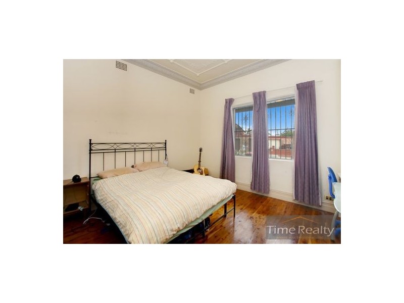 17 Petersham Rd, Marrickville NSW 2204