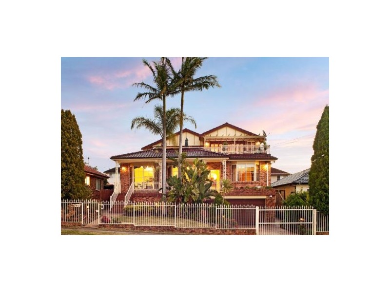 18 Sanders Pde, Concord NSW 2137