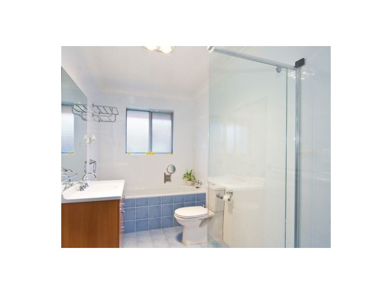 2/60 Kings Road, Five Dock NSW 2046