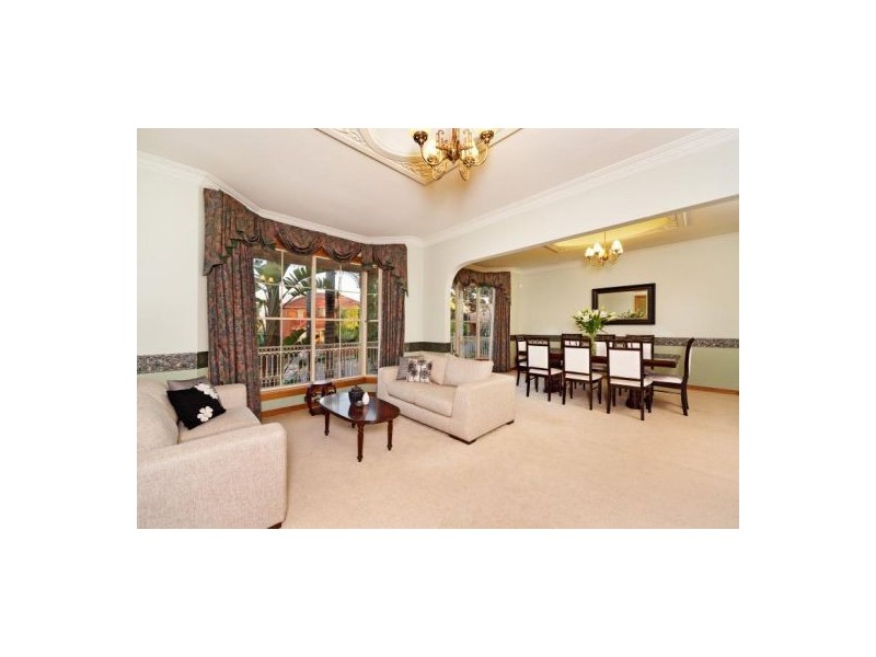 18 Sanders Pde, Concord NSW 2137