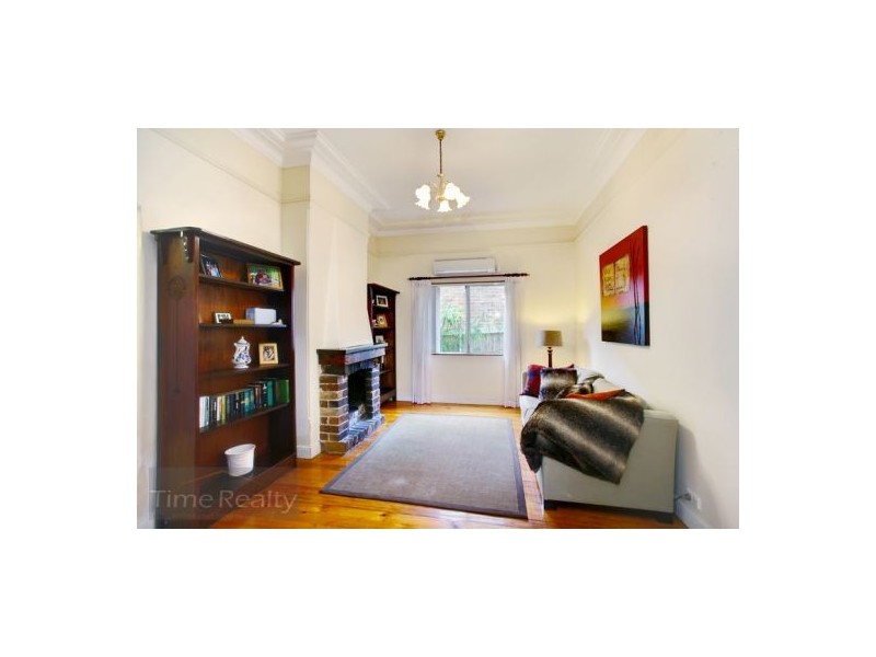 129 Hampden Rd, Russell Lea NSW 2046